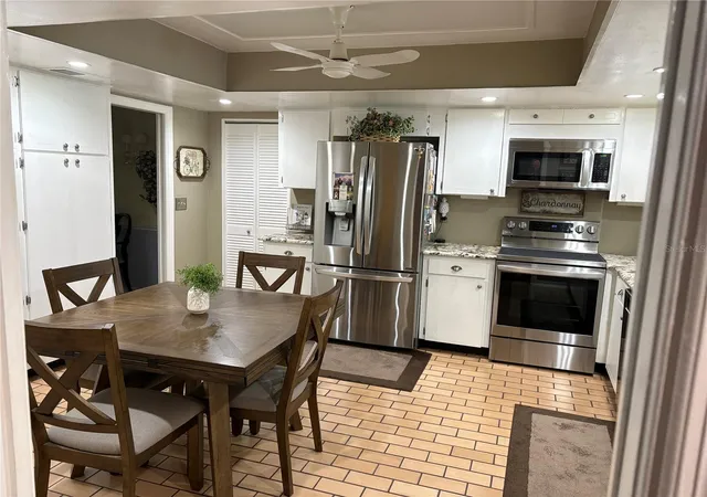 Photo 4 of Single family home for sale at 130 Springwood Trl, Altamonte Springs, FL 32714 | MLS# R4912110 | Listing updated on 2026-10-07