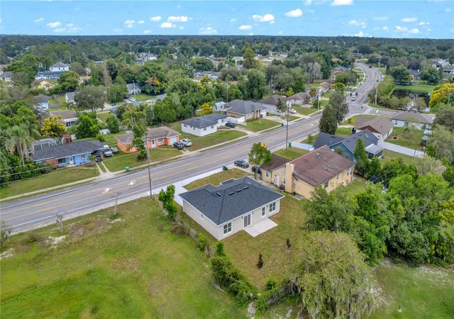 Photo 4 of Single family home for sale at 1098 Fort Smith Blvd, Deltona, FL 32725 | MLS# O6447575 | Listing updated on 2026-10-07