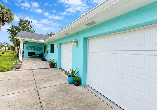 Photo 3 of Single family home for sale at 625 E Cummings St, Lake Alfred, FL 33850 | MLS# O6447578 | Listing updated on 2026-10-07