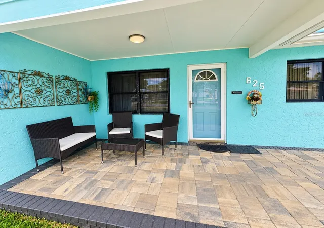 Photo 4 of Single family home for sale at 625 E Cummings St, Lake Alfred, FL 33850 | MLS# O6447578 | Listing updated on 2026-10-07