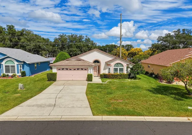 Single family home for sale at 6303 Egret Dr, LAKELAND, FL 33809 | MLS# L4965575