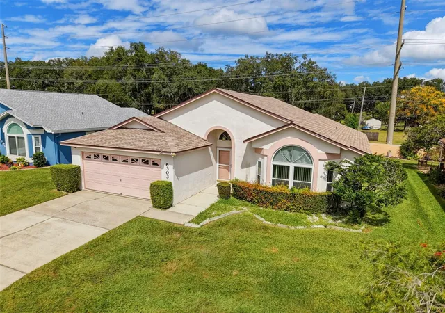 Photo 3 of Single family home for sale at 6303 Egret Dr, Lakeland, FL 33809 | MLS# L4965575 | Listing updated on 2026-10-07
