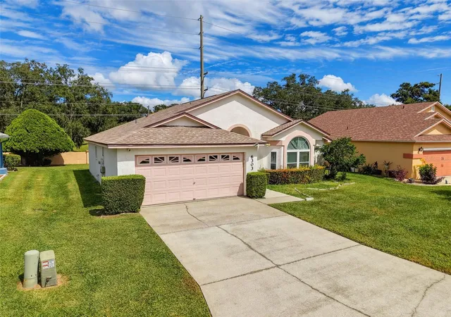 Photo 3 of Single family home for sale at 6303 Egret Dr, Lakeland, FL 33809 | MLS# L4965575 | Listing updated on 2026-10-07