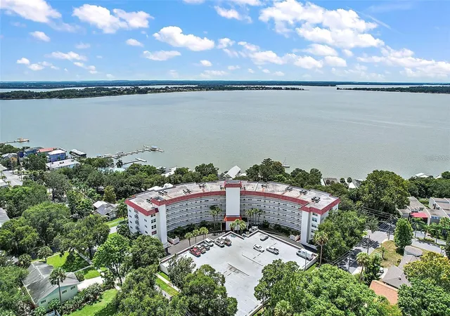 Photo 3 of Condo for sale at 601 N Mcdonald St #103, Mount Dora, FL 32757 | MLS# G5118695 | Listing updated on 2026-10-09