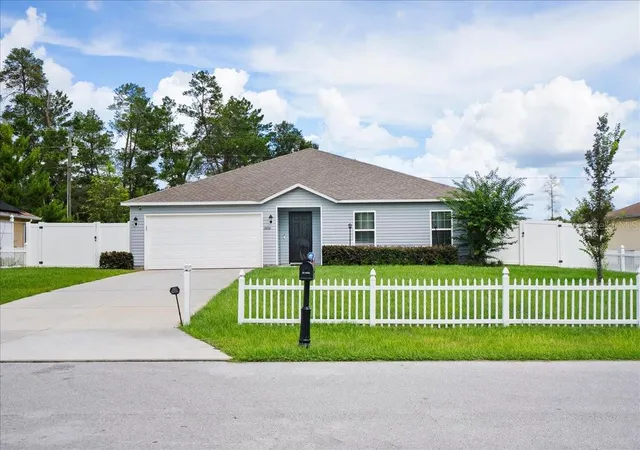 Photo 2 of Single family home for sale at 15031 Sw 28th Terrace Rd, Ocala, FL 34473 | MLS# TB8555313 | Listing updated on 2026-10-10