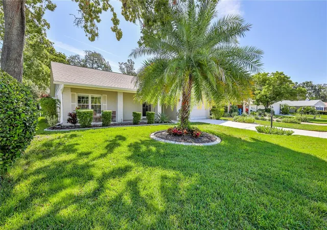 Photo 2 of Single family home for sale at 6428 Plantation Rd, Spring Hill, FL 34606 | MLS# W7890122 | Listing updated on 2026-10-15