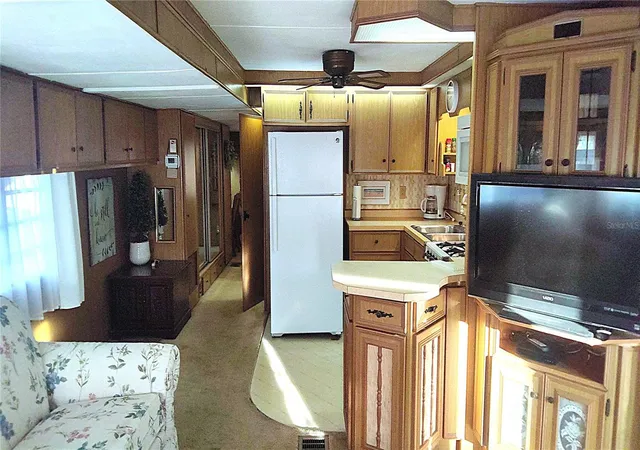 Photo 4 of Manufactured home for sale at 3300 26th Avenue E #42, Bradenton, FL 34208 | MLS# A4708630 | Listing updated on 2026-10-07