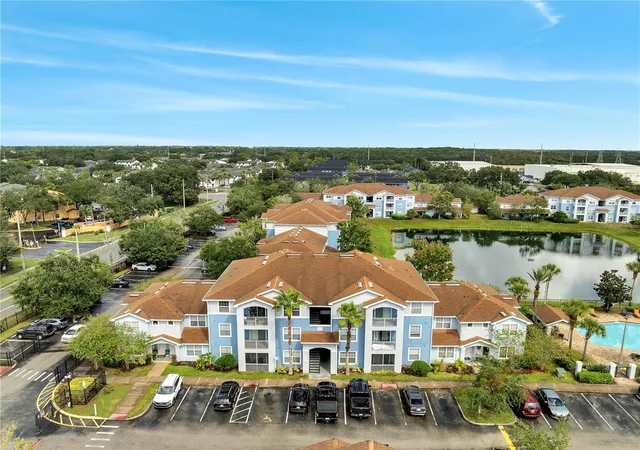 Listing Photo 2 - Condo for sale in building located at 5974 Lake Pointe Vlg Cir, ORLANDO, FL 32822 - Unit #110