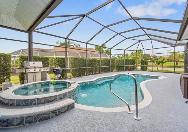 Photo 3 of Single family home for sale at 4202 Augusta Ter E, Bradenton, FL 34203 | MLS# TB8555320 | Listing updated on 2026-10-08