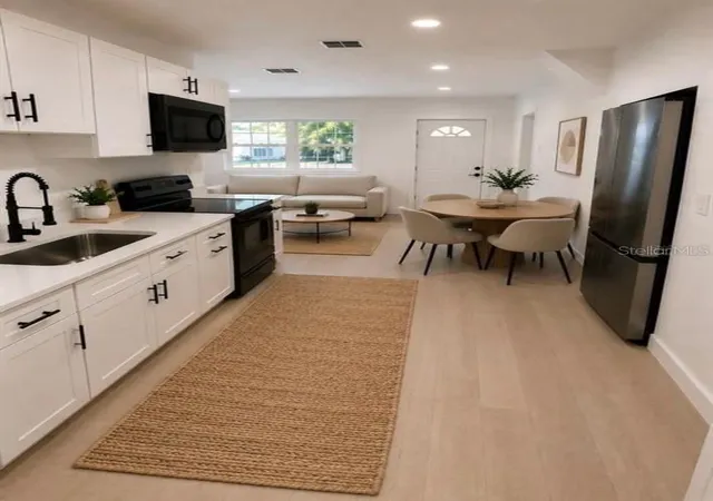 Photo 3 of Single family home for sale at 2148 Catalina Dr N, Clearwater, FL 33763 | MLS# TB8555321 | Listing updated on 2026-10-07