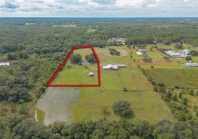 Photo 2 of Single family home for sale at 1390 E Ohio Ave, Lake Helen, FL 32744 | MLS# V4951670 | Listing updated on 2026-10-09