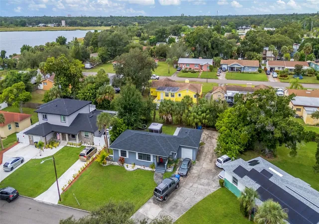 Photo 3 of Single family home for sale at 2701 17th Street S, Saint Petersburg, FL 33712 | MLS# TB8555325 | Listing updated on 2026-10-07