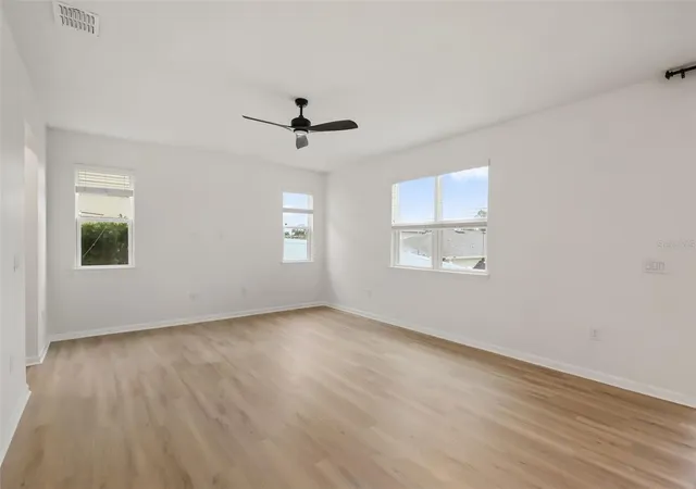 Photo 3 of Single family home for sale at 31744 Boadwater Ave, Leesburg, FL 34748 | MLS# O6447594 | Listing updated on 2026-10-09