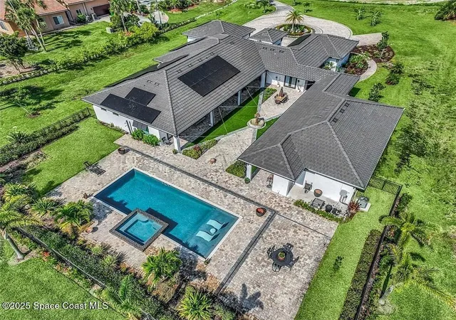 Photo 2 of Single family home for sale at 5140 Del Sol Dr, MERRITT ISLAND, FL 32952 | MLS# O6447597 | Listing updated on 2026-10-15