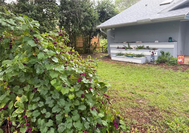 Photo 4 of Single family home for sale at 1077 SE 170th Court, Silver Springs, FL 34488 | MLS# OM733521 | Listing updated on 2026-10-09