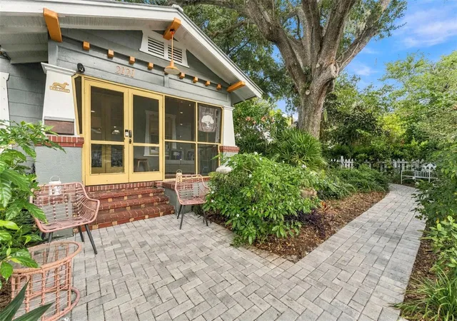 Photo 1 of Single family home for sale at 2121 Dartmouth Ave N, Saint Petersburg, FL 33713 | MLS# TB8555331 | Listing updated on 2026-10-08