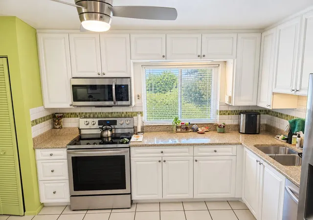 Photo 2 of Condo for sale at 3706 Sun Eagle Ln #17B, Bradenton, FL 34210 | MLS# A4708637 | Listing updated on 2026-10-07