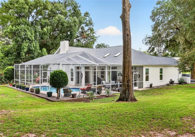 Photo 3 of Single family home for sale at 19175 Sw 93rd Loop, Dunnellon, FL 34432 | MLS# OM733522 | Listing updated on 2026-10-07