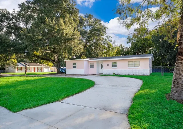 Photo 2 of Single family home for sale at 3913 Pine Ridge Rd, Orlando, FL 32808 | MLS# O6447604 | Listing updated on 2026-10-06
