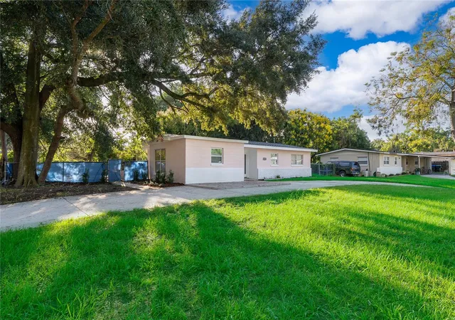 Photo 3 of Single family home for sale at 3913 Pine Ridge Rd, Orlando, FL 32808 | MLS# O6447604 | Listing updated on 2026-10-06