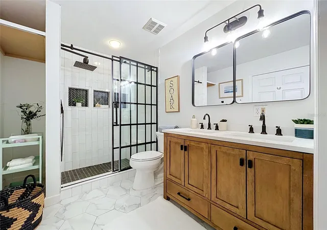 Photo 4 of Single family home for sale at 611 W Henry Ave, Tampa, FL 33604 | MLS# TB8555337 | Listing updated on 2026-10-07