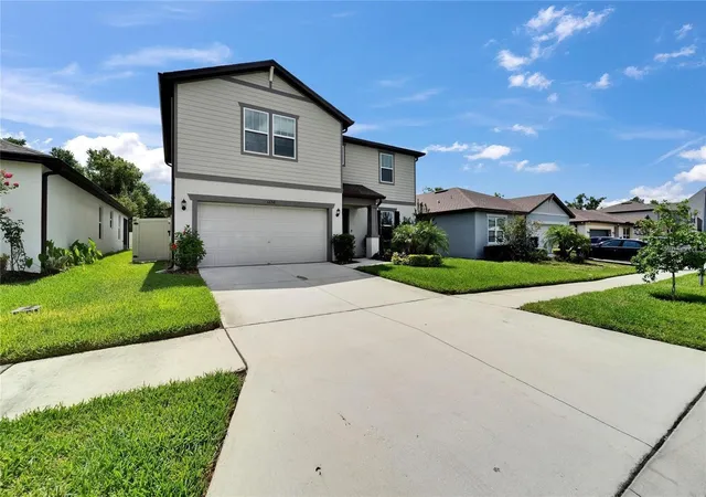 Photo 2 of Single family home for sale at 6658 Devlin Ln, Wesley Chapel, FL 33545 | MLS# TB8555339 | Listing updated on 2026-10-08