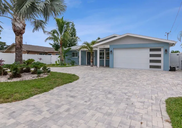 Photo 2 of Single family home for sale at 312 Westwinds Dr, Palm Harbor, FL 34683 | MLS# TB8555342 | Listing updated on 2026-10-08