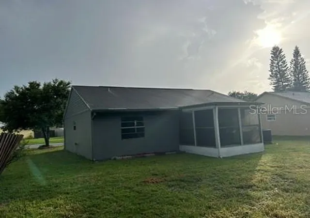 Photo 3 of Single family home for sale at 7607 Como Dr, New Port Richey, FL 34655 | MLS# OM733523 | Listing updated on 2026-10-09