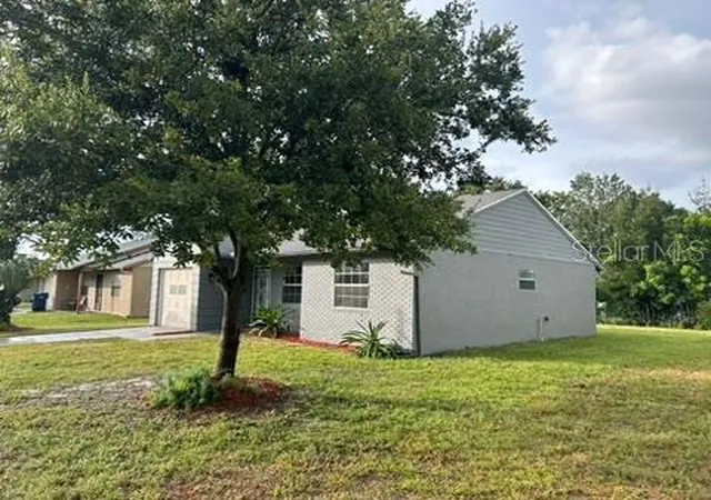 Photo 3 of Single family home for sale at 7607 Como Dr, New Port Richey, FL 34655 | MLS# OM733523 | Listing updated on 2026-10-09
