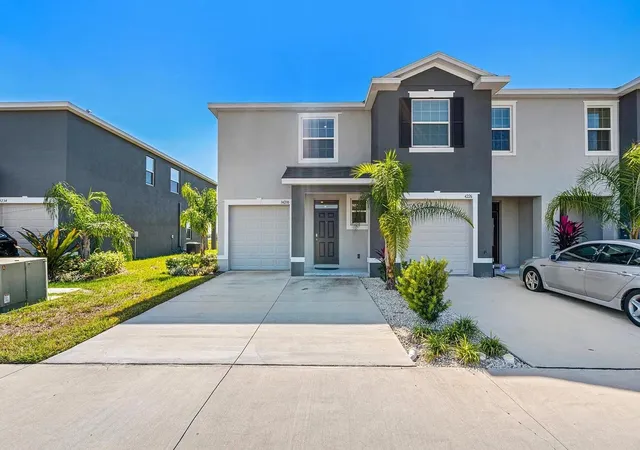 Townhouse for sale at 34230 Redwood Dawn Ln, WESLEY CHAPEL, FL 33543 | MLS# TB8555348