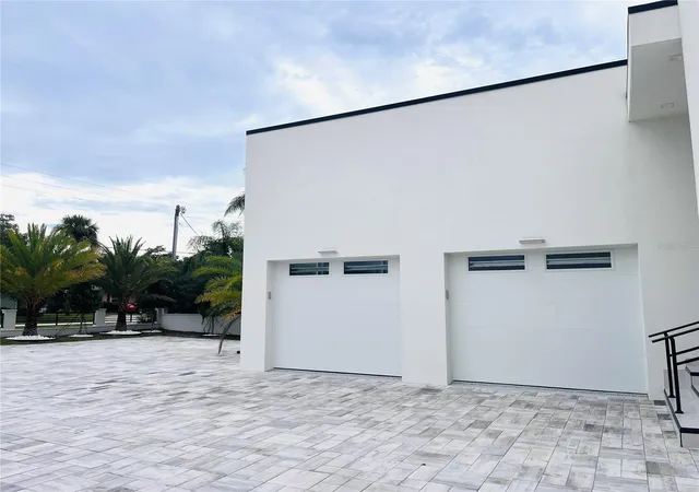 Photo 2 of Single family home for sale at 2115 N Halifax Ave, Daytona Beach, FL 32118 | MLS# NS1089436 | Listing updated on 2026-10-06
