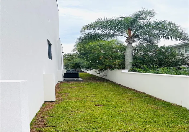 Photo 4 of Single family home for sale at 2115 N Halifax Ave, Daytona Beach, FL 32118 | MLS# NS1089436 | Listing updated on 2026-10-06