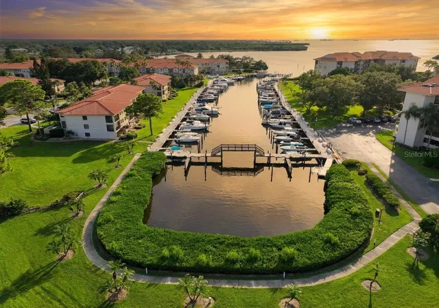 Photo 3 of Condo for sale at 1805 Mariner Dr #55, Tarpon Springs, FL 34689 | MLS# TB8555371 | Listing updated on 2026-10-08