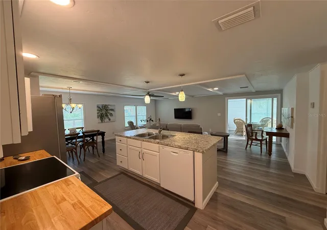 Photo 4 of Manufactured home for sale at 26 S Bobwhite Rd, Wildwood, FL 34785 | MLS# G5118703 | Listing updated on 2026-10-07