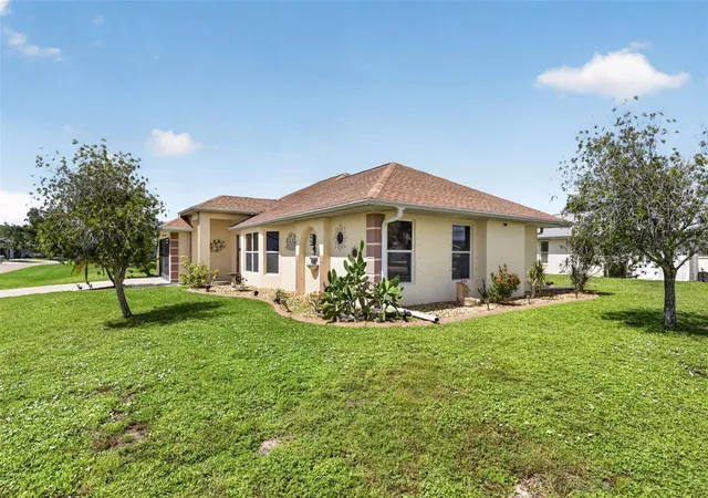 Photo 4 of Single family home for sale at 2184 Onondaga Ln, Punta Gorda, FL 33983 | MLS# C7531615 | Listing updated on 2026-10-08