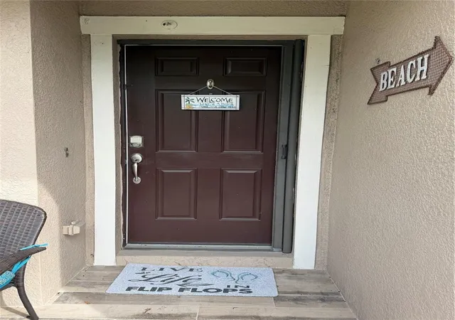 Photo 3 of Townhouse for sale at 1474 Grantham Dr, Sarasota, FL 34234 | MLS# A4708643 | Listing updated on 2026-10-07