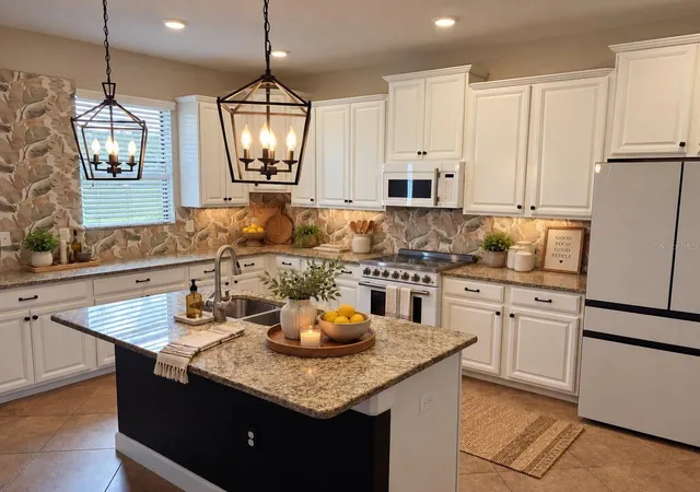 Photo 2 of Single family home for sale at 19421 Paddock View Dr, Tampa, FL 33647 | MLS# TB8555383 | Listing updated on 2026-10-07