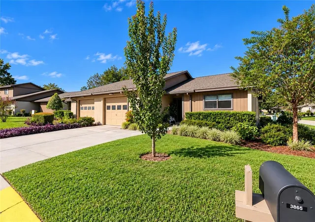 Photo 2 of House for sale at 3863 NE 17th Street Cir, Ocala, FL 34470 | MLS# OM733525 | Listing updated on 2026-10-24