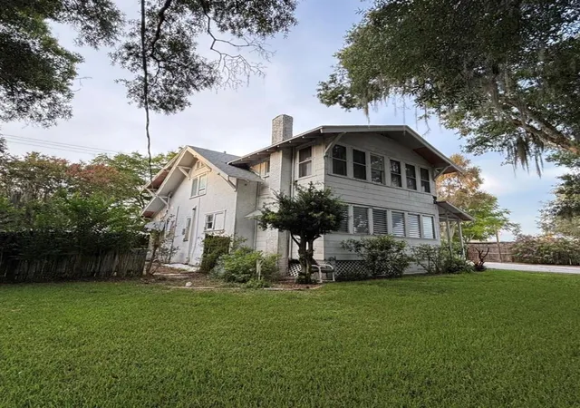 Photo 2 of Single family home for sale at 640 Ave I NW, Winter Haven, FL 33881 | MLS# P4940086 | Listing updated on 2026-10-09