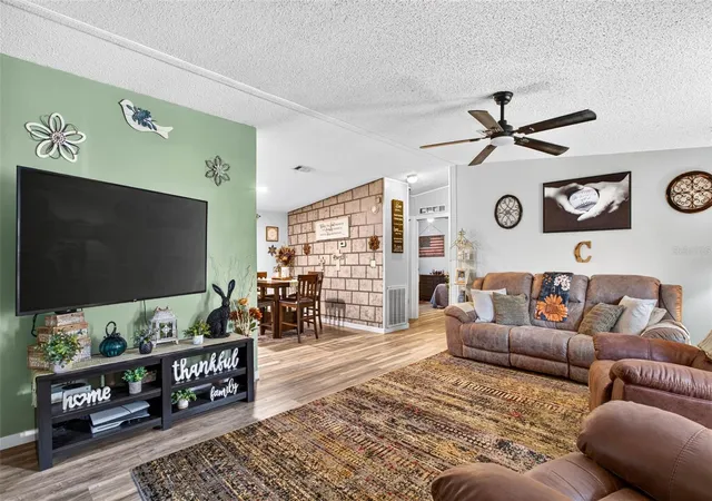 Photo 3 of Manufactured home for sale at 39607 Louise Dr, Zephyrhills, FL 33540 | MLS# TB8555389 | Listing updated on 2026-10-09