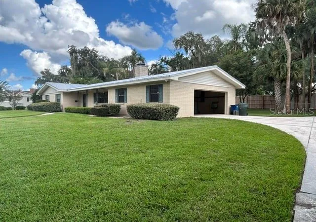 Photo 2 of Single family home for sale at 1950 Hermosa Ave, Bartow, FL 33830 | MLS# B4902388 | Listing updated on 2026-10-20