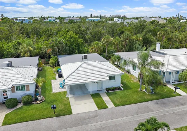 Photo 1 of Condo for sale at 738 Spanish Dr S #98, Longboat Key, FL 34228 | MLS# A4708648 | Listing updated on 2026-10-13