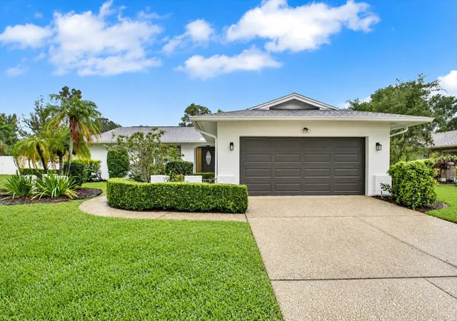 Single family home for sale at 2661 Pebble Beach Dr, CLEARWATER, FL 33761 | MLS# TB8555397