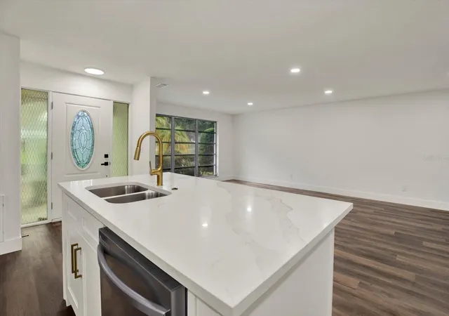 Photo 2 of Single family home for sale at 2661 Pebble Beach Dr, Clearwater, FL 33761 | MLS# TB8555397 | Listing updated on 2026-10-10
