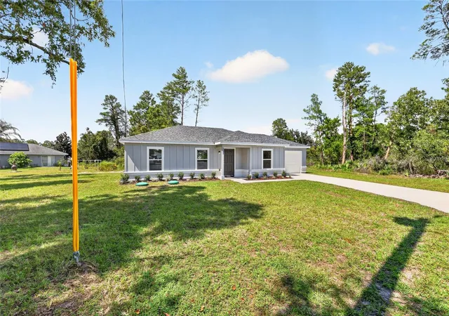 Photo 3 of Single family home for sale at 251 Oak Cir, Ocala, FL 34472 | MLS# OM733529 | Listing updated on 2026-10-07