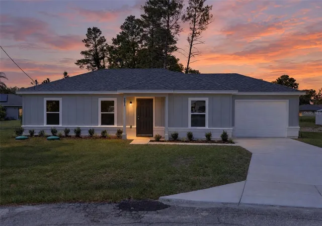 Photo 3 of Single family home for sale at 251 Oak Cir, Ocala, FL 34472 | MLS# OM733529 | Listing updated on 2026-10-07