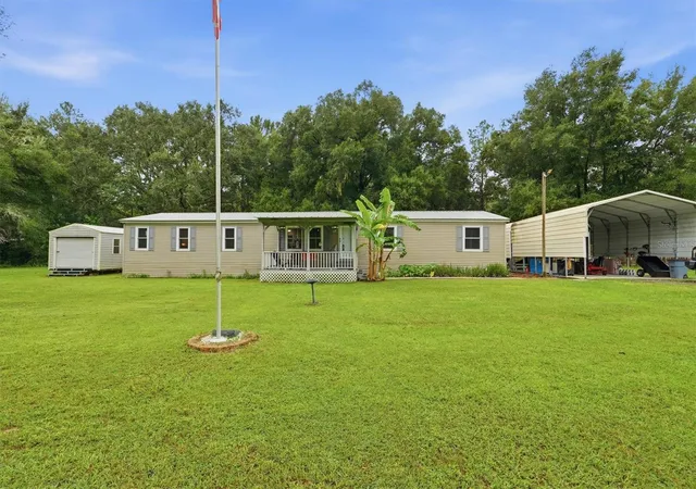 Manufactured home for sale at 17220 NE 28th Street, WILLISTON, FL 32696 | MLS# OM733531
