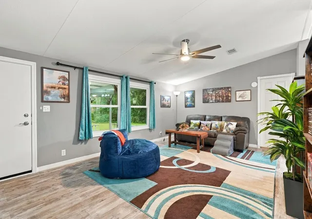 Photo 2 of Manufactured home for sale at 17220 NE 28th Street, Williston, FL 32696 | MLS# OM733531 | Listing updated on 2026-10-08