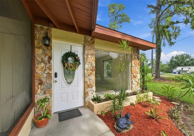 Photo 2 of Single family home for sale at 407 7th Street Sw, Ruskin, FL 33570 | MLS# TB8555405 | Listing updated on 2026-10-07