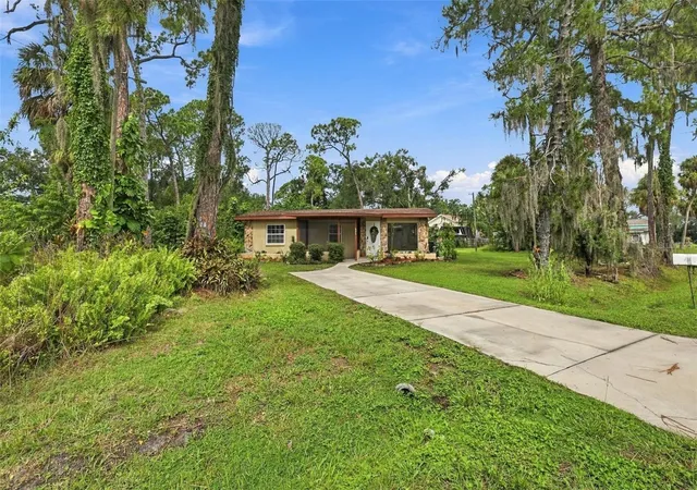 Photo 3 of Single family home for sale at 407 7th Street Sw, Ruskin, FL 33570 | MLS# TB8555405 | Listing updated on 2026-10-07